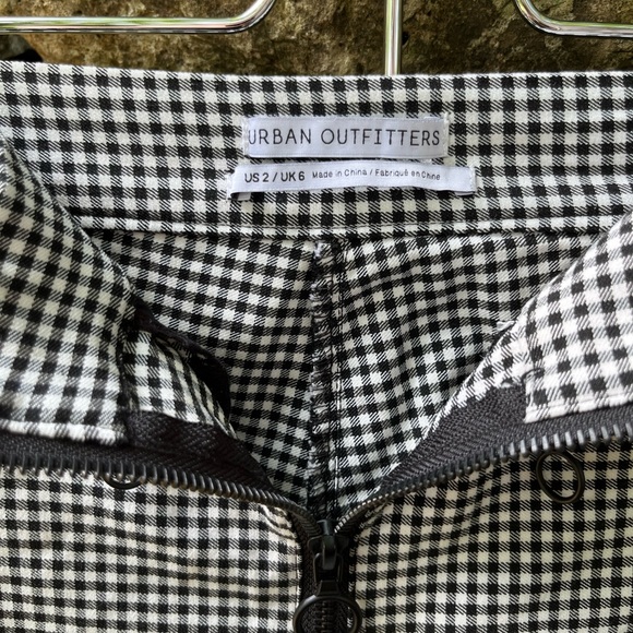 Urban Outfitter - Checkered Plaid Black and White High Waisted Zippered Pant - Picture 5 of 6